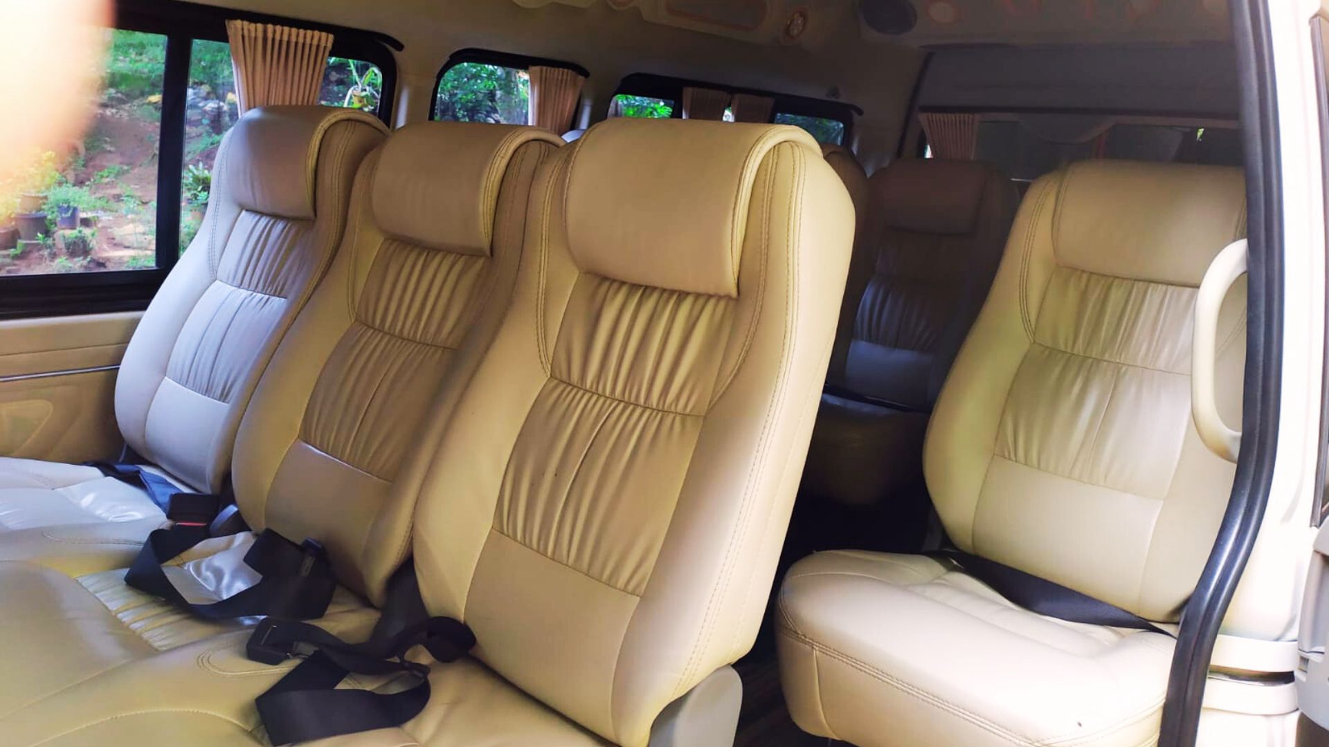Family Friendly Van Hire with Child Car Seat Sri Lanka (Safe & Spacious)